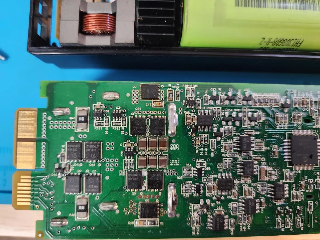 078-000-092-07 BBU Technical Overview 078-000-092-07 with Power stage MOSFETs and sense resistors beneath heatsink